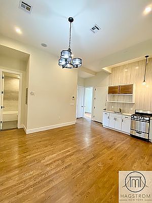 2nd image of 565 Evergreen Ave #1D