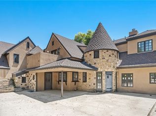 412 W Altadena Dr, Altadena, CA 91001