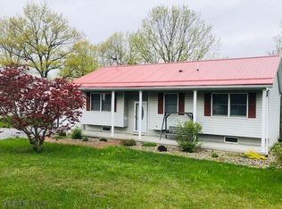 306 Red Oak Ln, Cresson, PA 16630