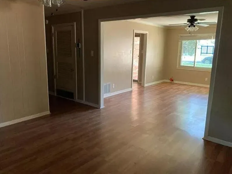 2201 Crescent Dr — Photo 3