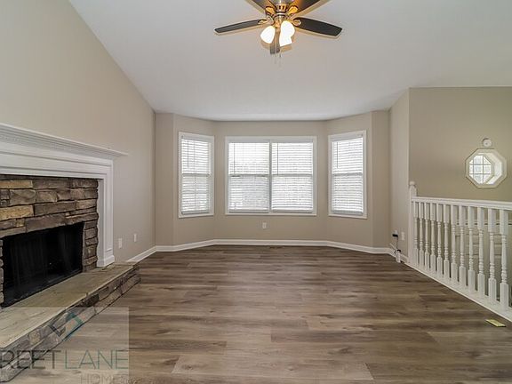 4th image of 267 Burton Dr