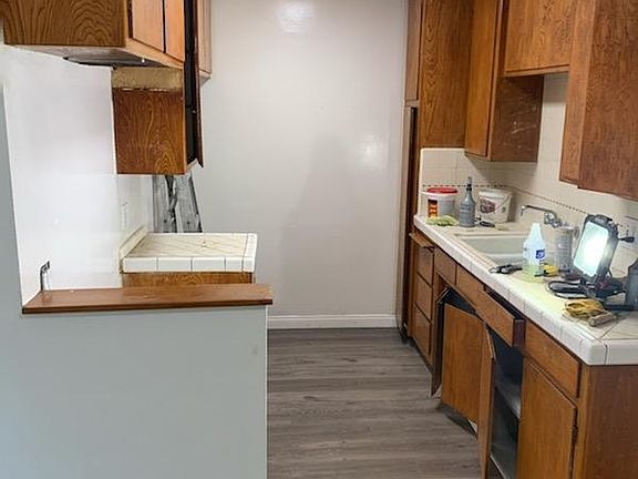 4th image of 912 N Inglewood Ave APT 2