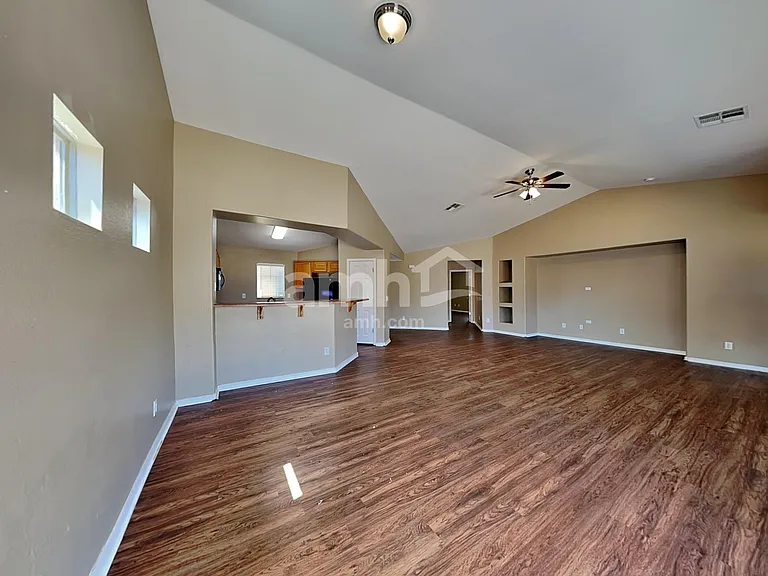 2653 W Sunset Way — Photo 5