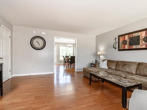 5th image of 481 Lucille Dr