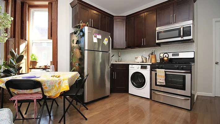 Rented by Nooklyn NYC LLC | media 16