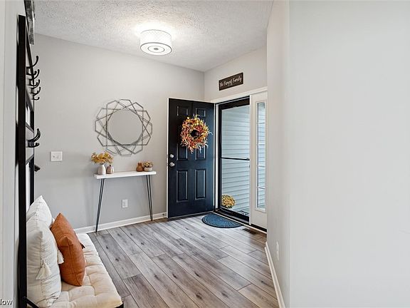 4th image of 611 Aubrielle Ave #23