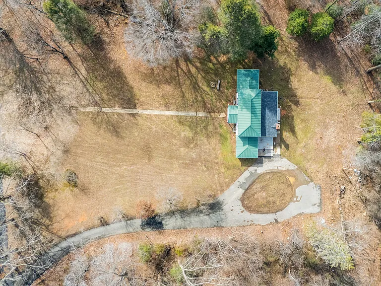 228 Newcomb Dr — Photo 30
