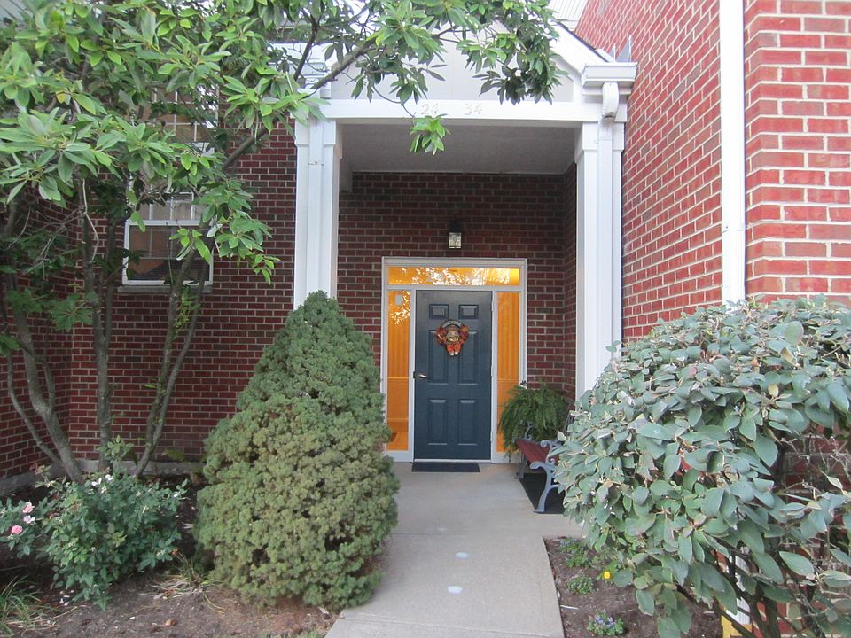 1st image of 30 Parkside Dr