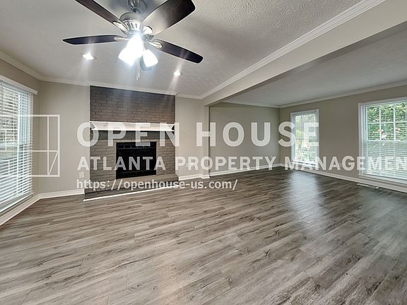 3rd image of 1595 Thoreau Dr