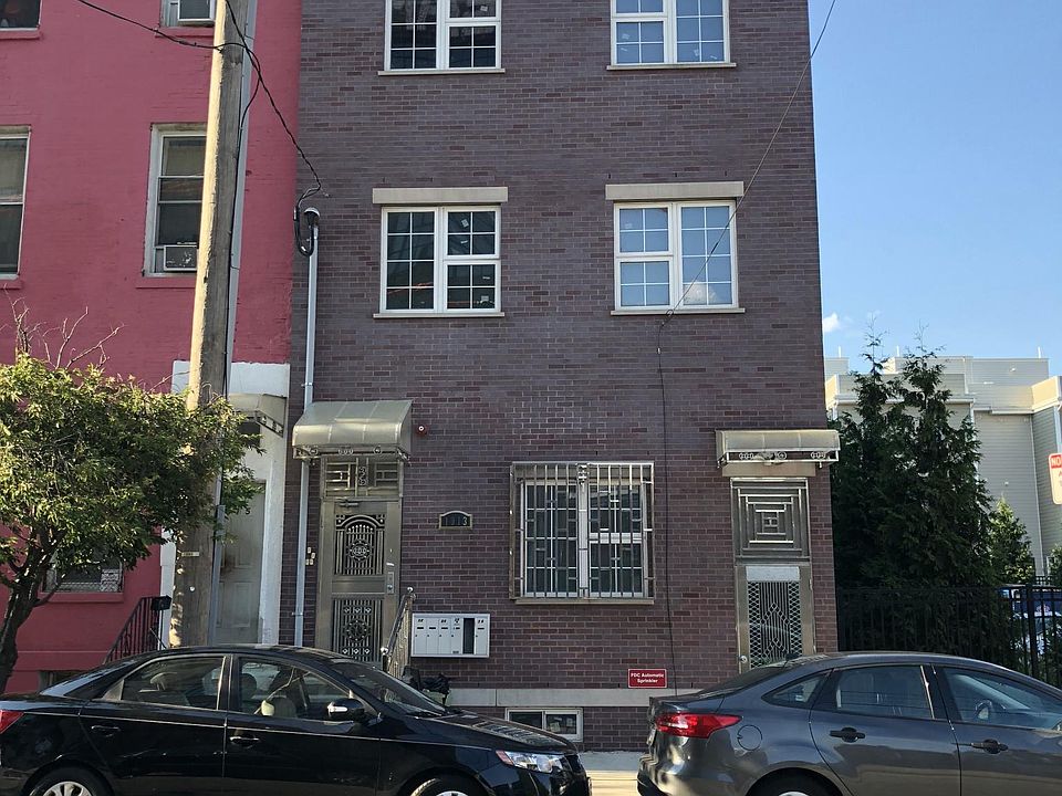 1st image of 924 Green St Fl 2nd
