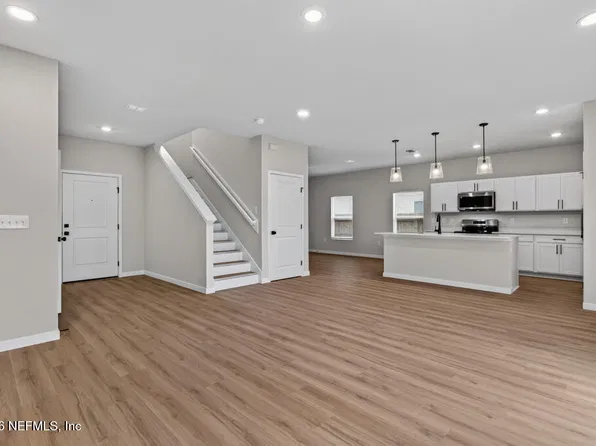 5024 COURTLAND OAKS Street, Jacksonville, FL 32258