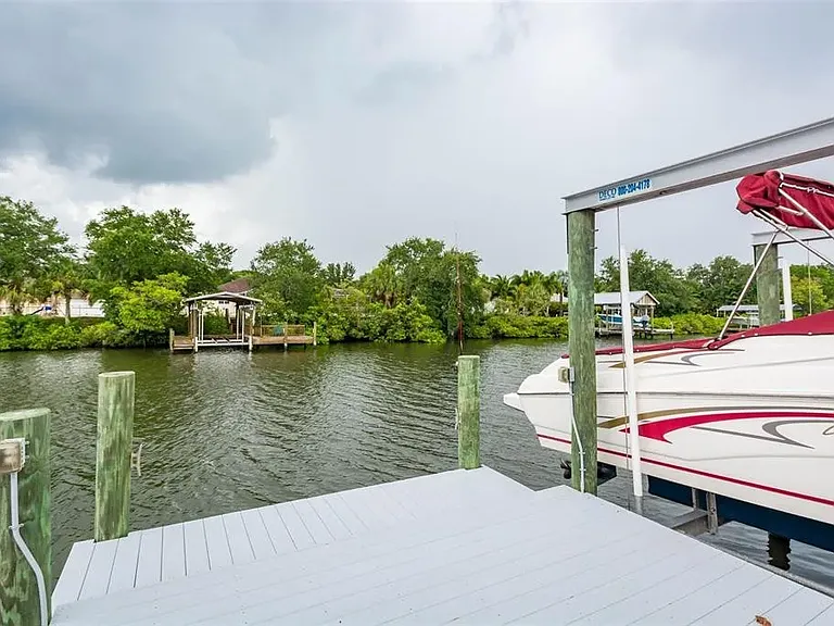425 Bahama Grande Blvd — Photo 35