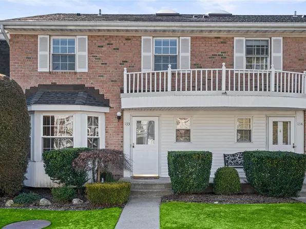 133 The Chase #133, Syosset, NY 11791