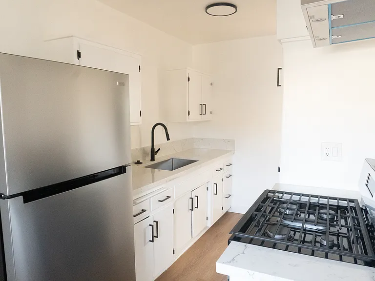 15944 Vermont Ave #19 — Photo 3