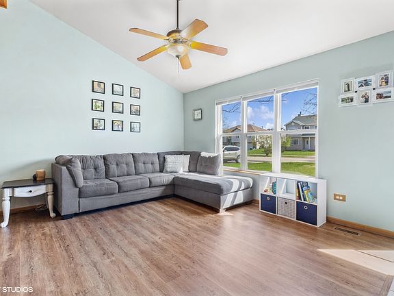 5th image of 899 Cottonwood Dr