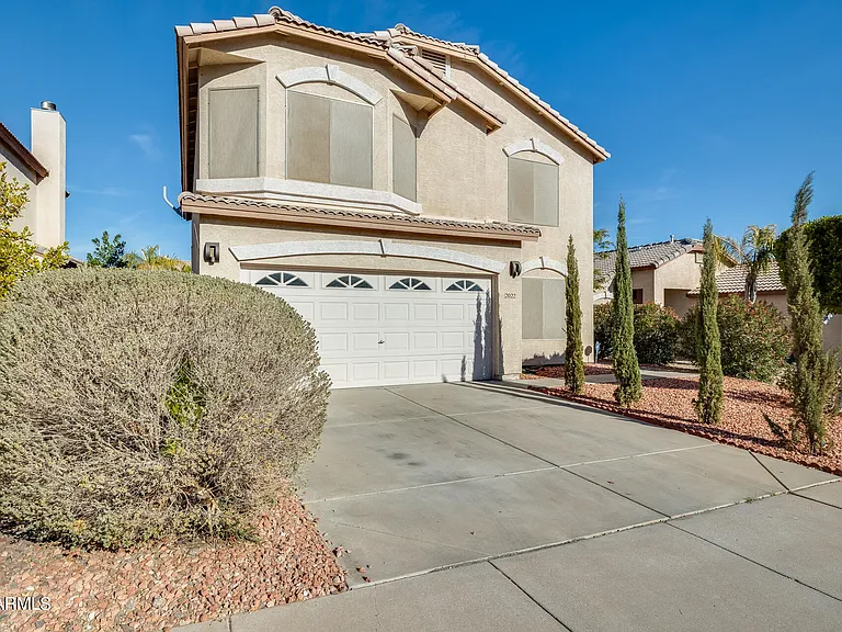 2022 E Wahalla Ln — Photo 2