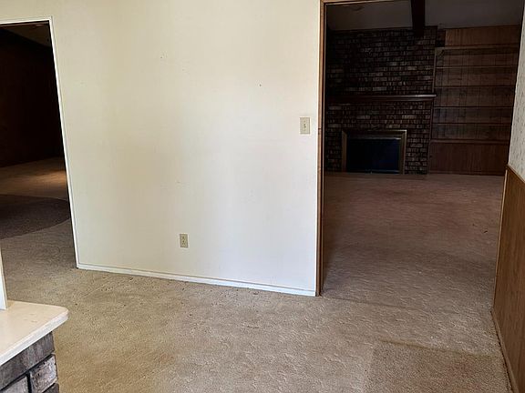 2nd image of 1623 E Tate St