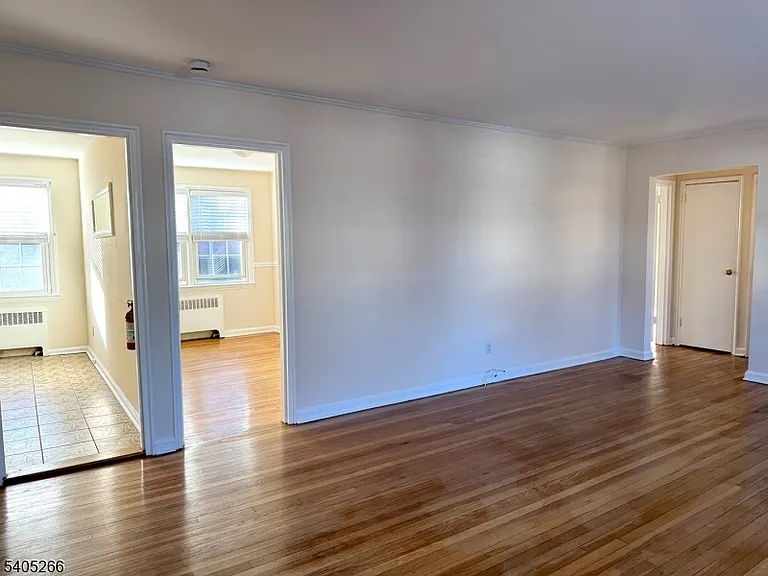 390 Morris Ave #35 — Photo 7