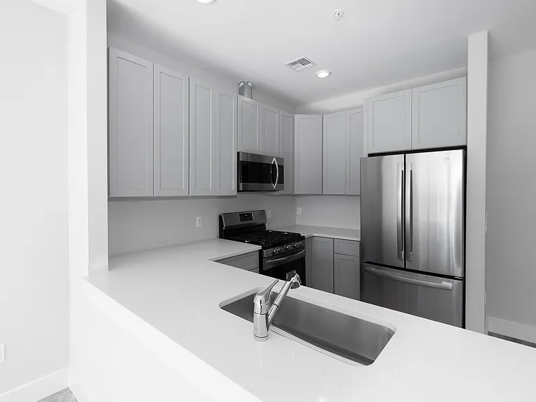 387 Park St #302 — Photo 12