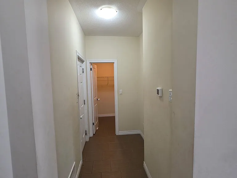 218 Tremaine Cres #MAIN - UPPER FLOORS — Photo 10