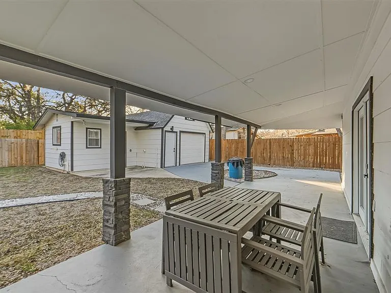 2107 Lewood Cir — Photo 23