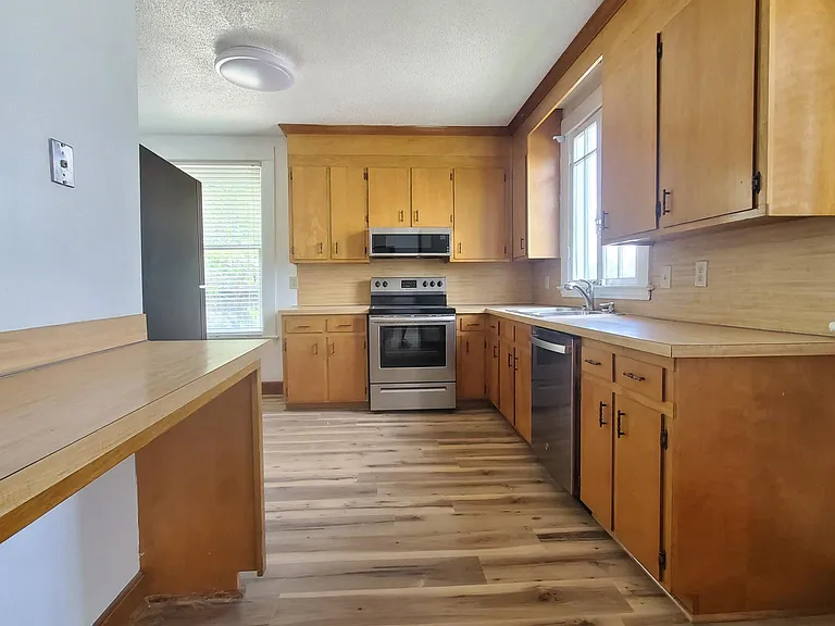315 Martin Luther King Jr Blvd — Photo 20