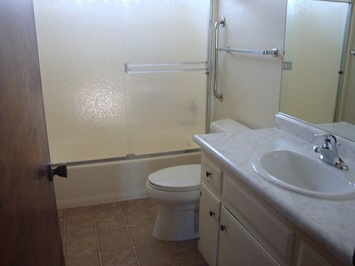 4th image of 1930 S Lincoln St APT 2