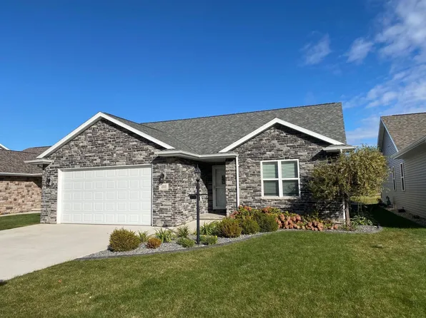 233 Royal Saint Pats Dr, Wrightstown, WI 54180