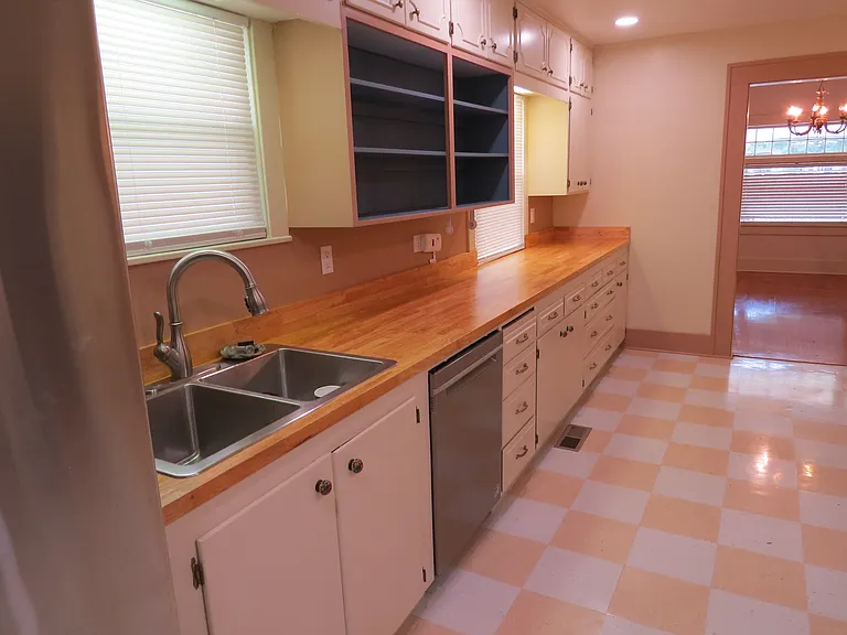 1624 S Norfolk Ave — Photo 10