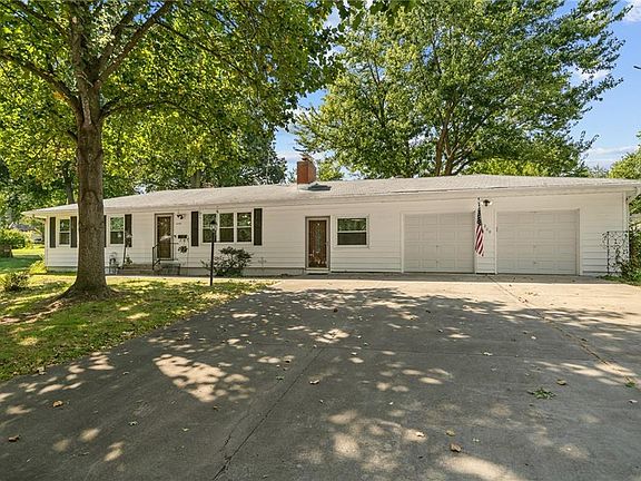 4th image of 6200 Hedges Ave