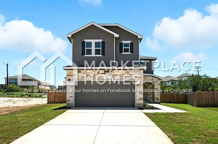 6 bed, 3.5 bath, 2758 sqft, $2,000 — Photo 2
