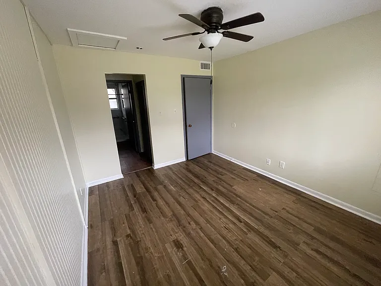 208 Hackberry St #B — Photo 7