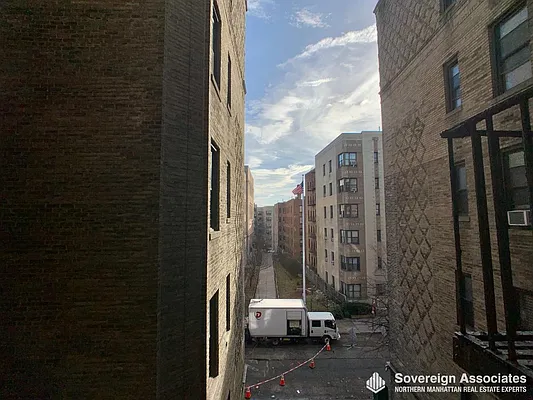 Rented by Sovereign Associates | media 9