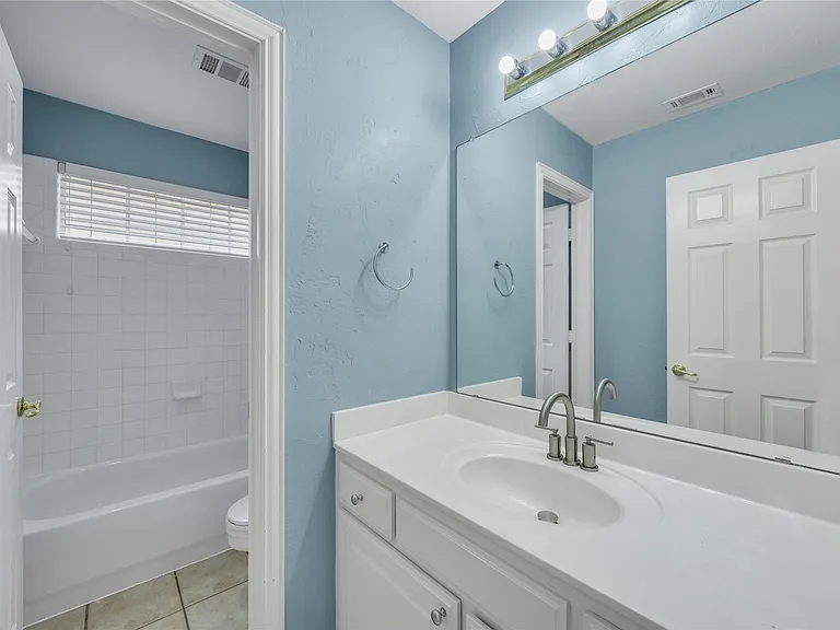 4758 Ridgeland Dr — Photo 16