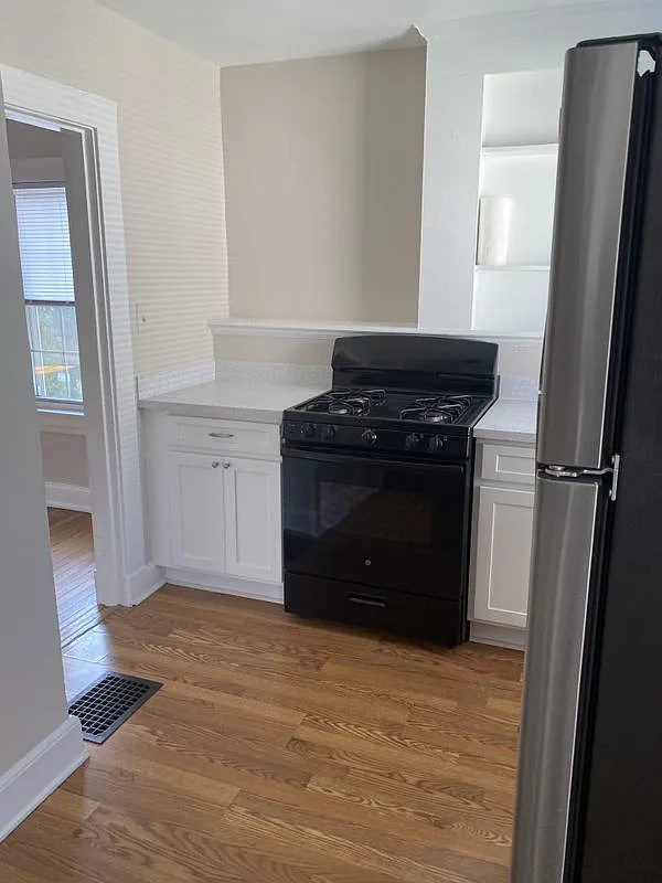 2 bed, 1.0 bath, 1000 sqft, $1,950 — Photo 3