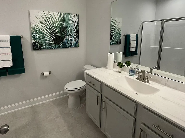 Full bathroom for first floor bedroom
