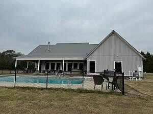 4th image of 39 Hankins Ln