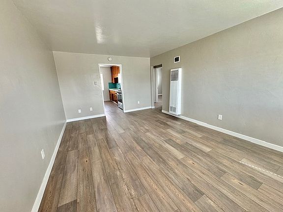 4th image of 4010 Kansas St