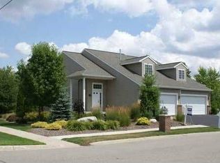 8716 Huntington Dr, Lansing, MI 48917