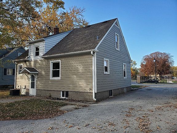 4th image of 461 E 160th Pl