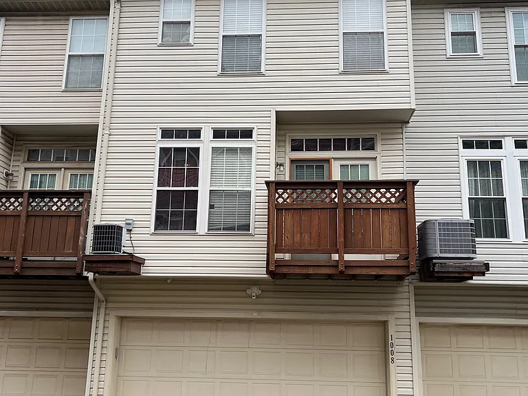1008 Harrison Cir — Photo 12