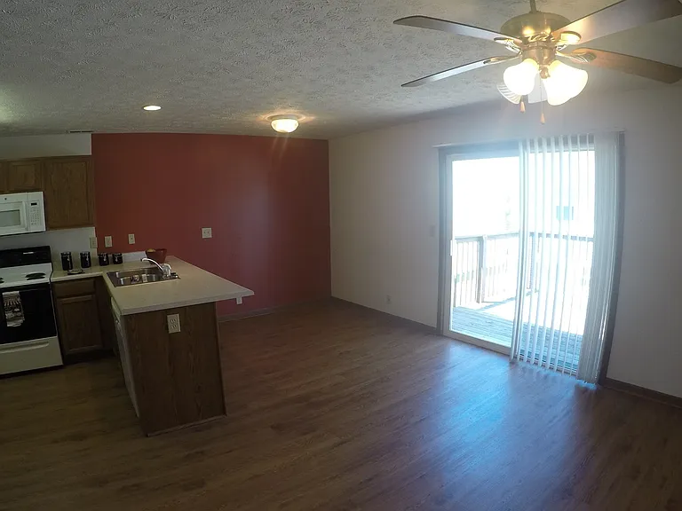 Crosspoint Apartments — Photo 15