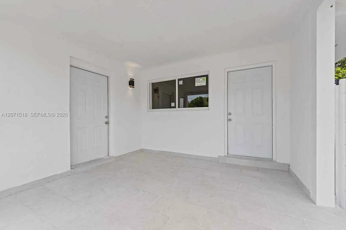 1849 Nw 16th St # 1 Miami, Fl 33125 — Photo 2