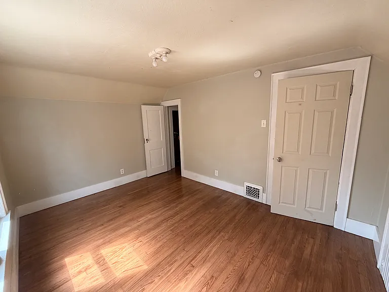 2431 Prast Blvd — Photo 7