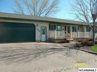 1215 E Lyon St, Marshall, MN 56258