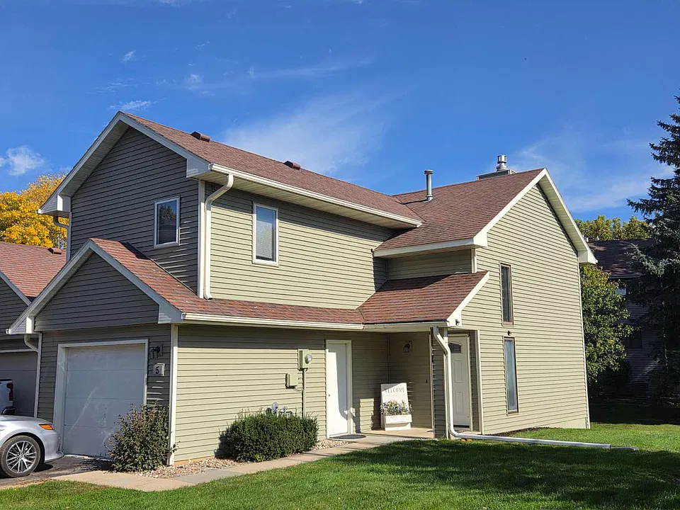 5 Elton Ridge Ct NW