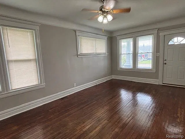 2 bed, 1.0 bath, 816 sqft, $1,325 — Photo 4