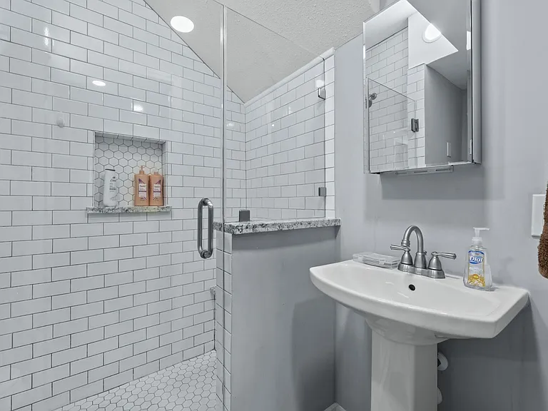 412 Drew St #1 — Photo 5
