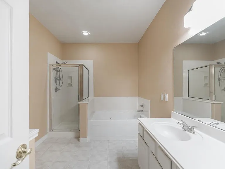 3223 Legends Creek Dr — Photo 19