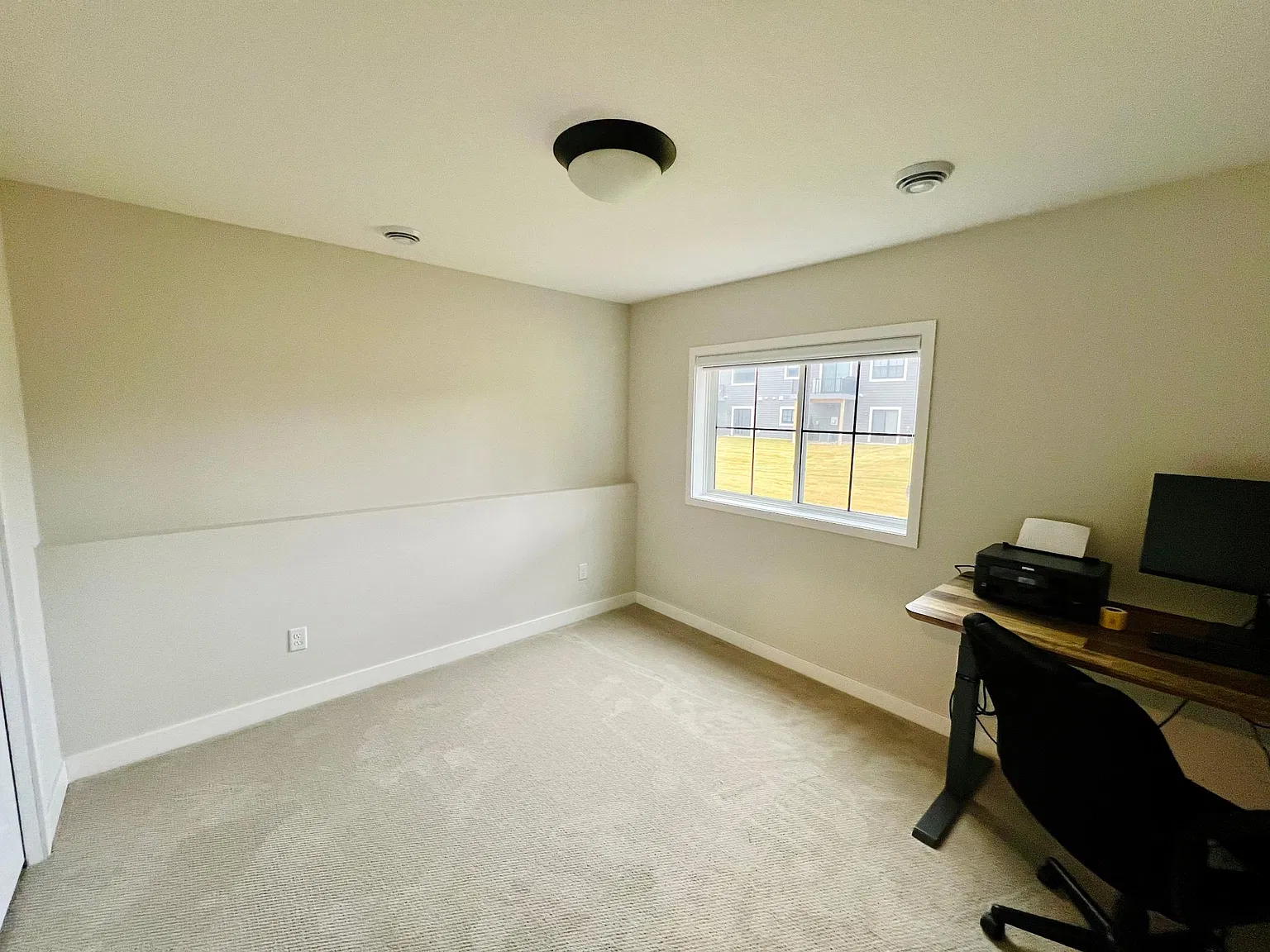 3 bed, 3.5 bath, 2069 sqft, $2,800 — Photo 4